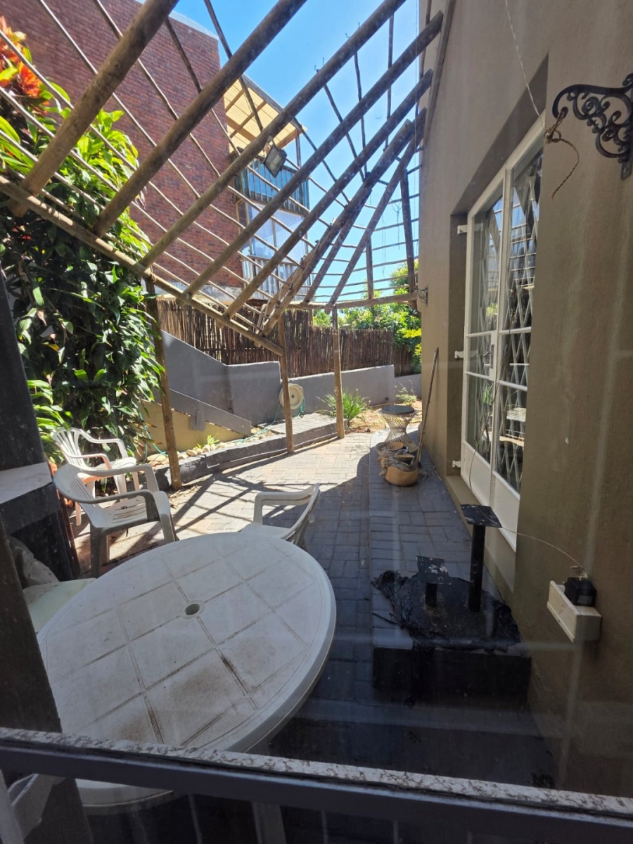 4 Bedroom Property for Sale in Wavecrest Eastern Cape